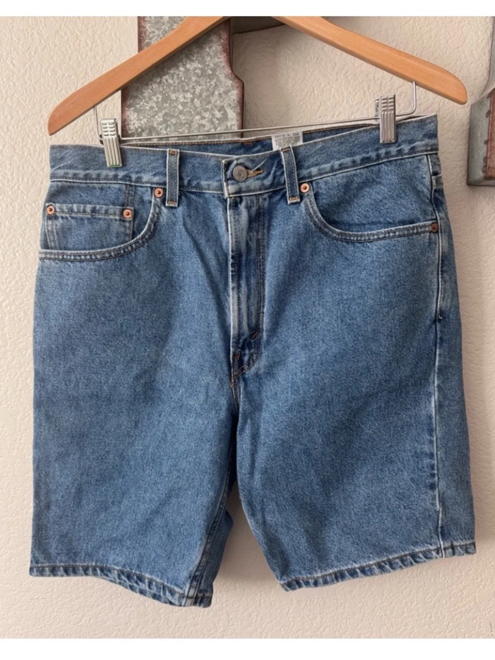 Mens levis relaxed fit 550 denim shorts size 34